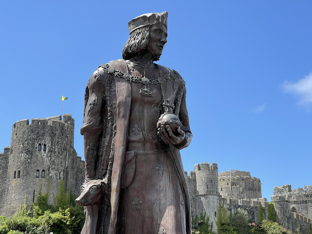 Henry VII Statue at Pembroke